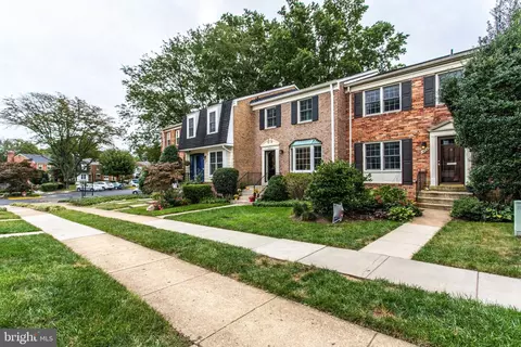 Exterior - 1608 Dunterry Pl, Mclean, VA 22101 photo 1 of 7