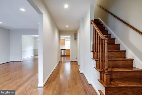 Entry Way - 1608 Dunterry Pl, Mclean, VA 22101 photo 3 of 6
