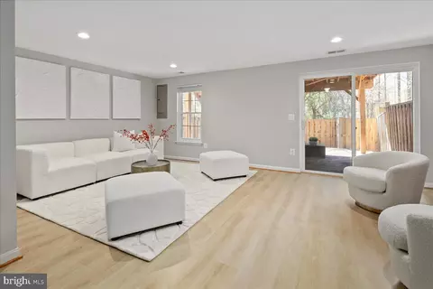 Living - 7813 Wintercress Ln, Springfield, VA 22152 photo 6 of 9