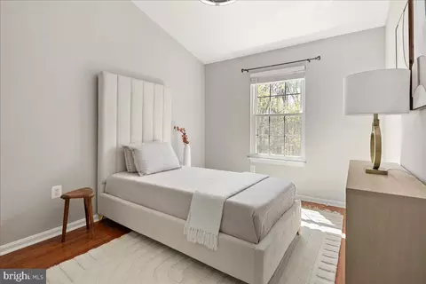Bedroom - 7813 Wintercress Ln, Springfield, VA 22152 photo 8 of 13