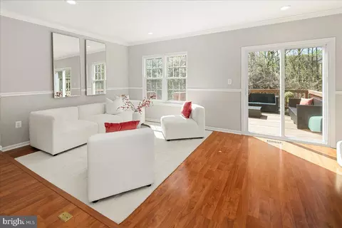 Living - 7813 Wintercress Ln, Springfield, VA 22152 photo 2 of 9