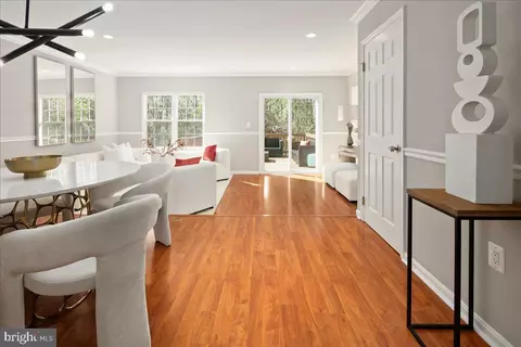 Entry Way - 7813 Wintercress Ln, Springfield, VA 22152 photo 3 of 6