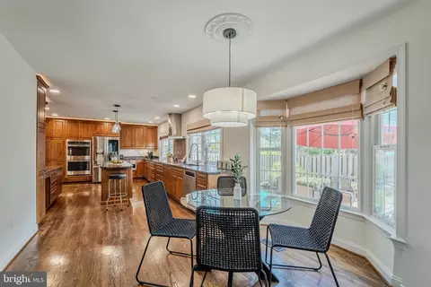 13392 Point Rider Ln, Herndon, VA 20171