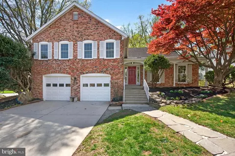 9217 Dorothy Ln, Springfield, VA 22153