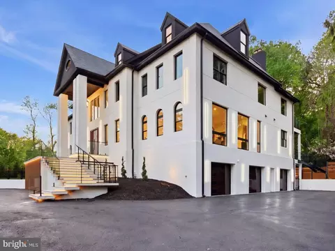 1124 Savile Ln, Mclean, VA 22101