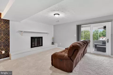 Living - 6811 Sydenstricker Rd, Springfield, VA 22152 photo 2 of 4