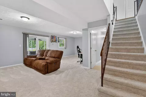 Entry Way - 6811 Sydenstricker Rd, Springfield, VA 22152 photo 1 of 4