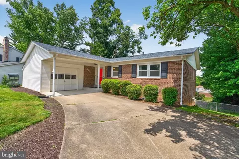 Exterior - 6811 Sydenstricker Rd, Springfield, VA 22152 photo 1 of 5