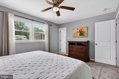 Bedroom - 6811 Sydenstricker Rd, Springfield, VA 22152 photo 4 of 6