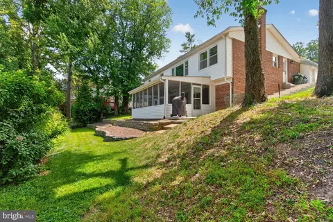 Exterior - 6811 Sydenstricker Rd, Springfield, VA 22152 photo 2 of 5