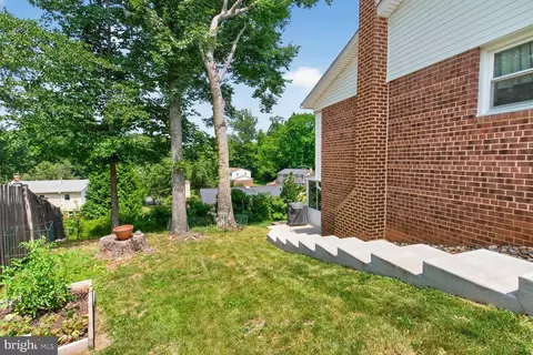 Exterior - 6811 Sydenstricker Rd, Springfield, VA 22152 photo 5 of 5