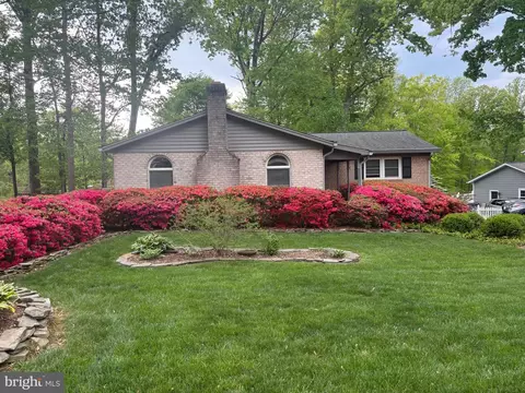 6604 Grey Fox Dr, Springfield, VA 22152