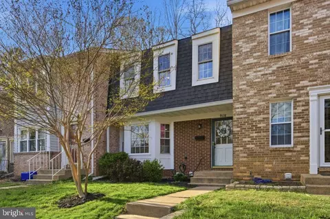 9118 Galbreth Ct, Springfield, VA 22153
