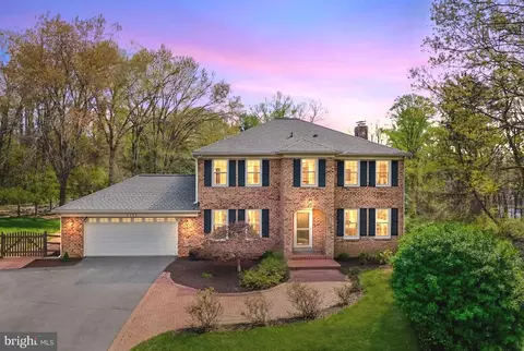 3137 Hunt Rd, Oakton, VA 22124