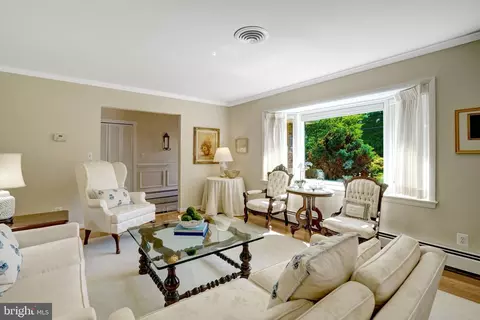 Living - 1812 Birch Rd # A, Mclean, VA 22101 photo 1 of 4