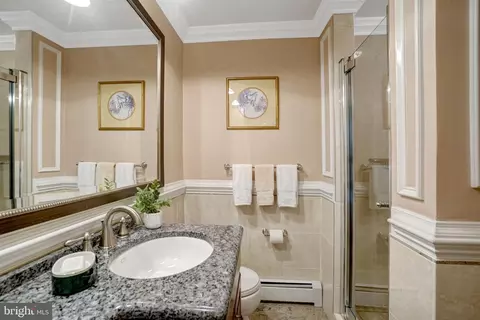 Bath - 1812 Birch Rd # A, Mclean, VA 22101 photo 4 of 4
