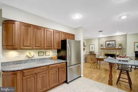 Kitchen - 1812 Birch Rd # A, Mclean, VA 22101 photo 3 of 4