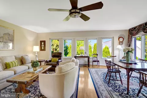 Living - 1812 Birch Rd # A, Mclean, VA 22101 photo 3 of 4