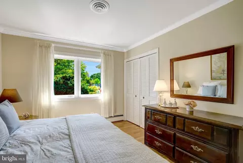 Bedroom - 1812 Birch Rd # A, Mclean, VA 22101 photo 3 of 13