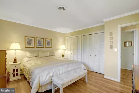 Bedroom - 1812 Birch Rd # A, Mclean, VA 22101 photo 5 of 13