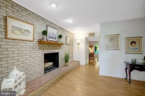 Entry Way - 1812 Birch Rd # A, Mclean, VA 22101 photo 8 of 8