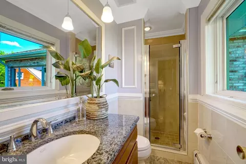 Bath - 1812 Birch Rd # A, Mclean, VA 22101 photo 3 of 4