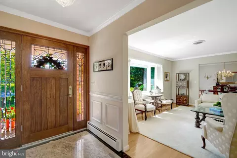Entry Way - 1812 Birch Rd # A, Mclean, VA 22101 photo 1 of 8
