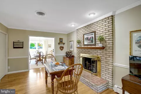 Dining - 1812 Birch Rd # A, Mclean, VA 22101 photo 4 of 6