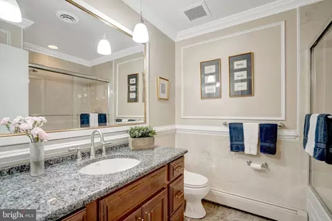 Bath - 1812 Birch Rd # A, Mclean, VA 22101 photo 1 of 4