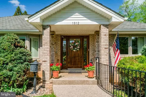 Exterior - 1812 Birch Rd # A, Mclean, VA 22101 photo 3 of 7