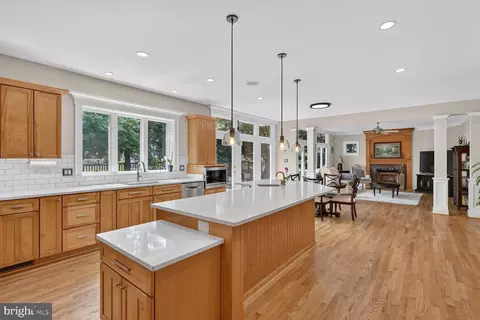 303 Talahi Rd SE, Vienna, VA 22180