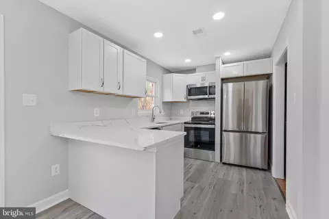 2254 Gunsmith Sq, Reston, VA 20191 photo 2