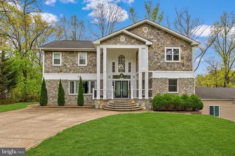 8535 Forest St, Annandale, VA 22003