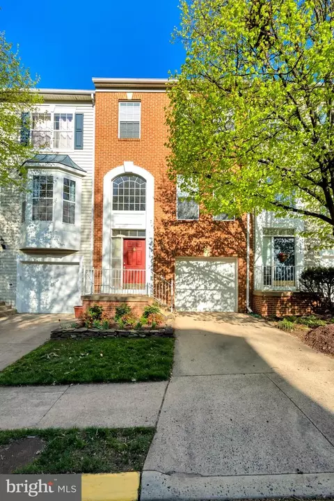 4112 Flower Box Ct, Fairfax, VA 22030
