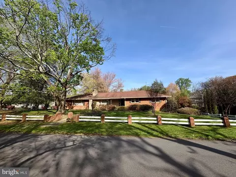 6018 Beech Tree Dr, Alexandria, VA 22310