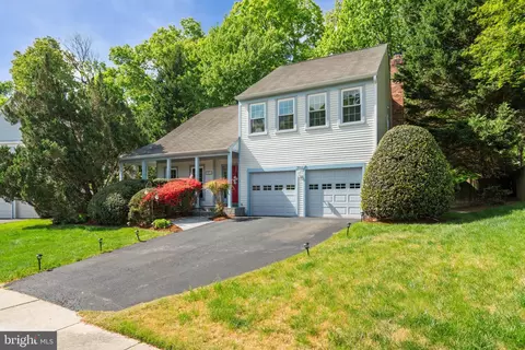 9011 Banyon Ridge Rd, Fairfax Station, VA 22039