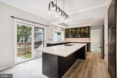 13205 Pleasant Glen Ct, Herndon, VA 20171