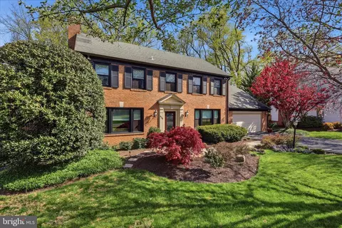 9708 Spring Ridge Ln, Vienna, VA 22182