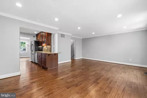 Living - 7961 Hidden Bridge Dr, Springfield, VA 22153 photo 2 of 8