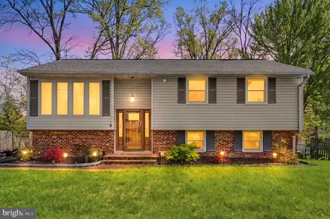 14913 Carlbern Dr, Centreville, VA 20120