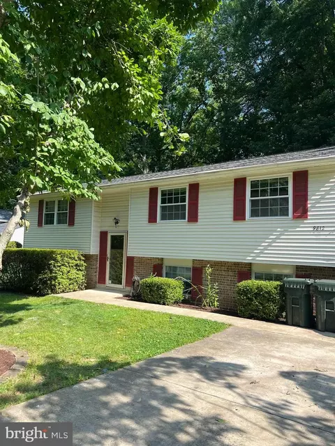 9812 Oleander Ave, Vienna, VA 22181