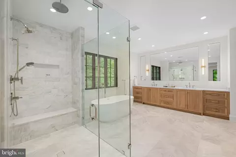 Bath - 2107 Elliott Ave, Mclean, VA 22101 photo 1 of 3