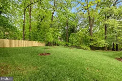 Exterior - 2107 Elliott Ave, Mclean, VA 22101 photo 3 of 9