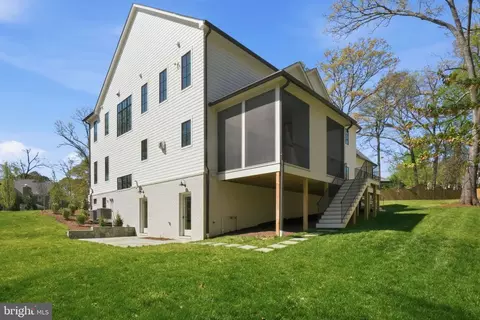 Exterior - 2107 Elliott Ave, Mclean, VA 22101 photo 7 of 9