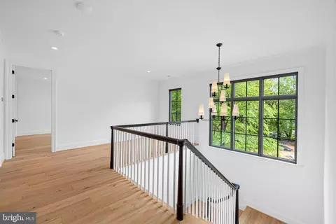 Entry Way - 2107 Elliott Ave, Mclean, VA 22101 photo 4 of 5