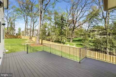 Exterior - 2107 Elliott Ave, Mclean, VA 22101 photo 8 of 9