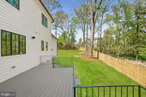Exterior - 2107 Elliott Ave, Mclean, VA 22101 photo 9 of 9
