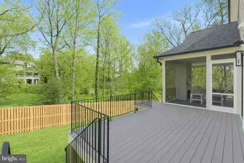 Exterior - 2107 Elliott Ave, Mclean, VA 22101 photo 6 of 9