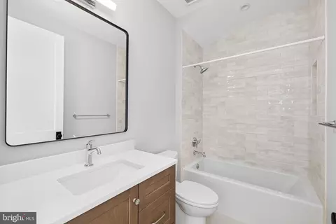 Bath - 2107 Elliott Ave, Mclean, VA 22101 photo 3 of 3