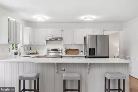Kitchen - 6700 Passageway Pl, Burke, VA 22015 photo 3 of 4